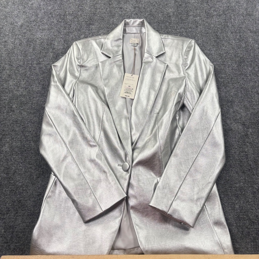 A New Day Blazer XS Silver Metallic Faux Leather Long Sleeve NWT Womens - Picture 2 of 8